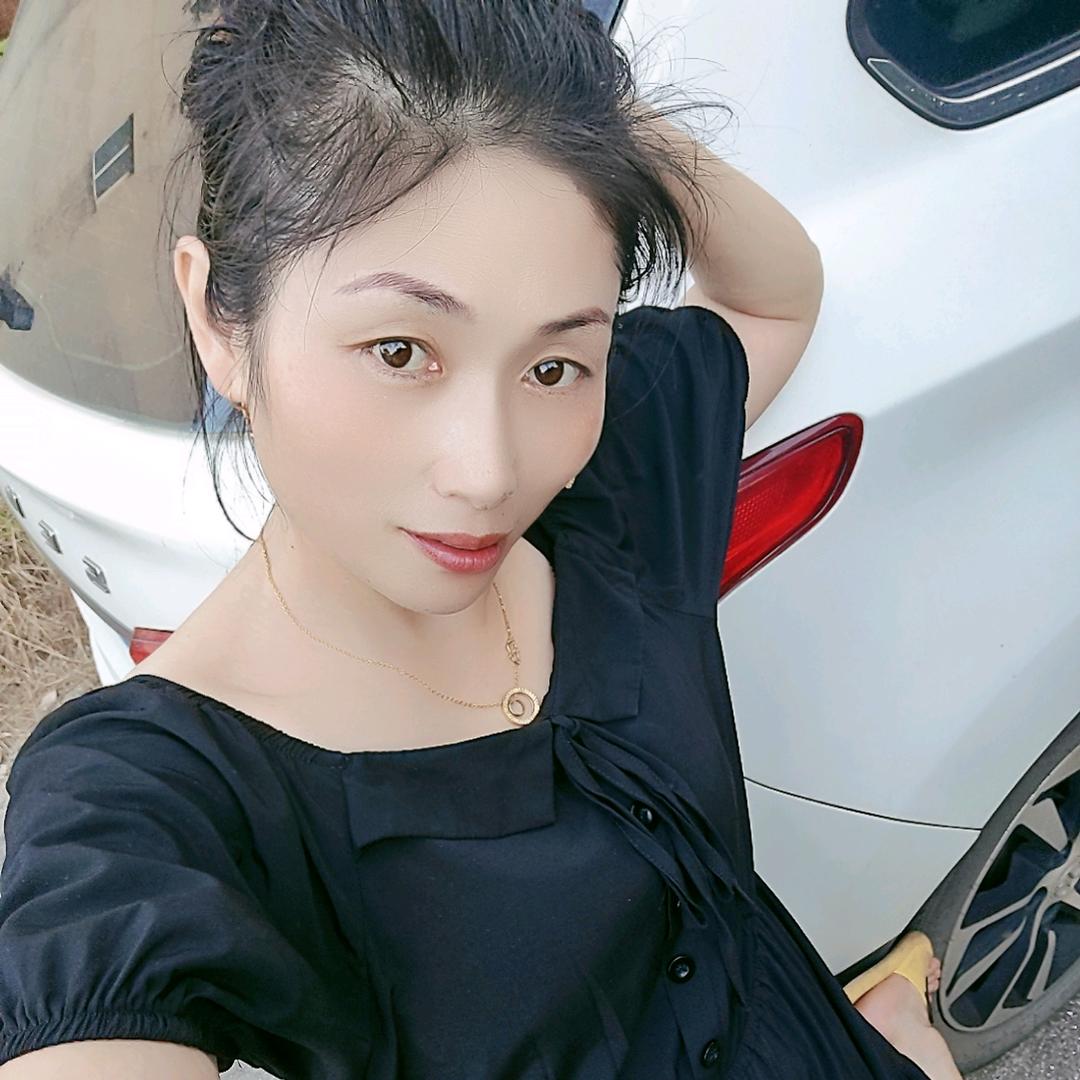 成年人的生活里那里有容易二字