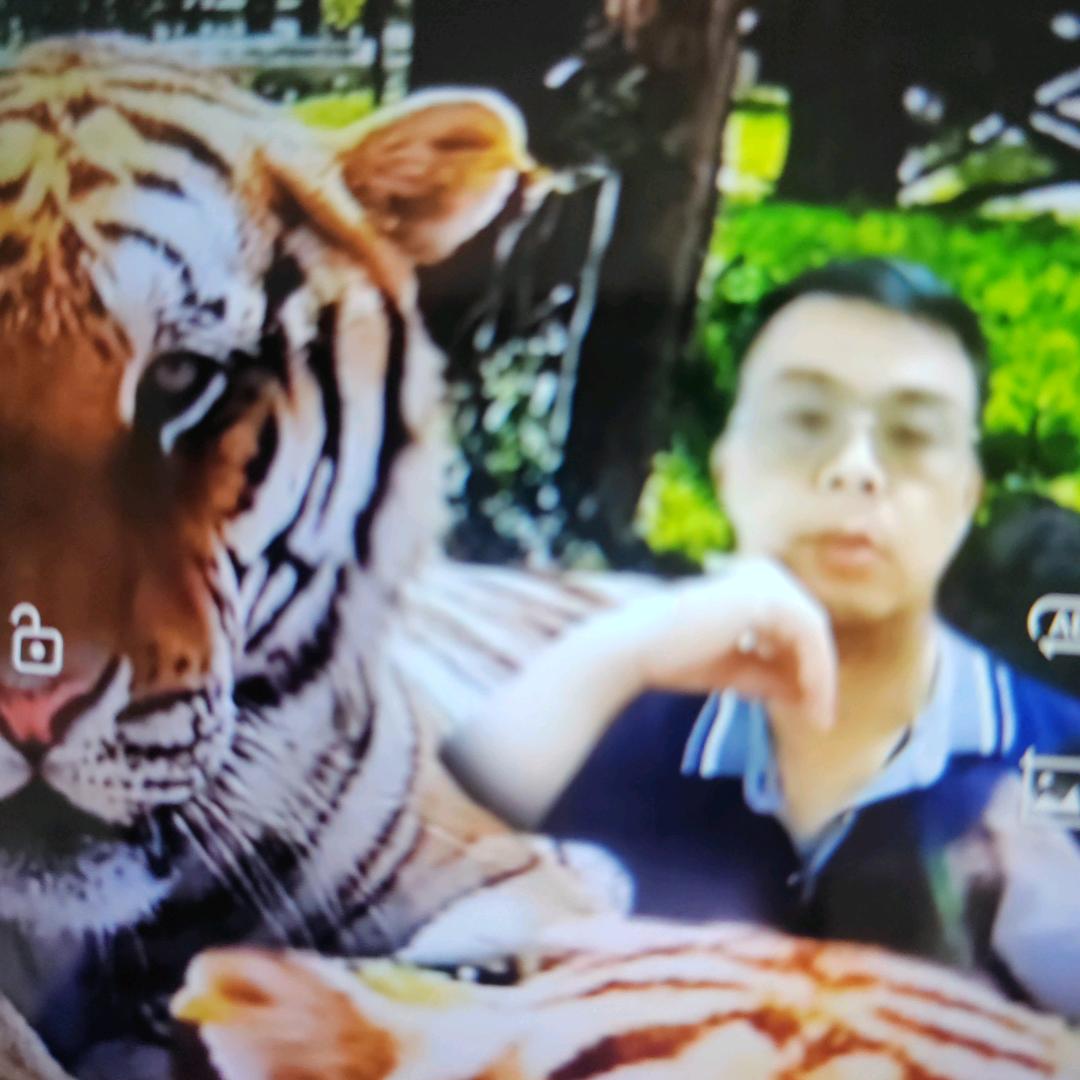 62年的🐯《老吕》