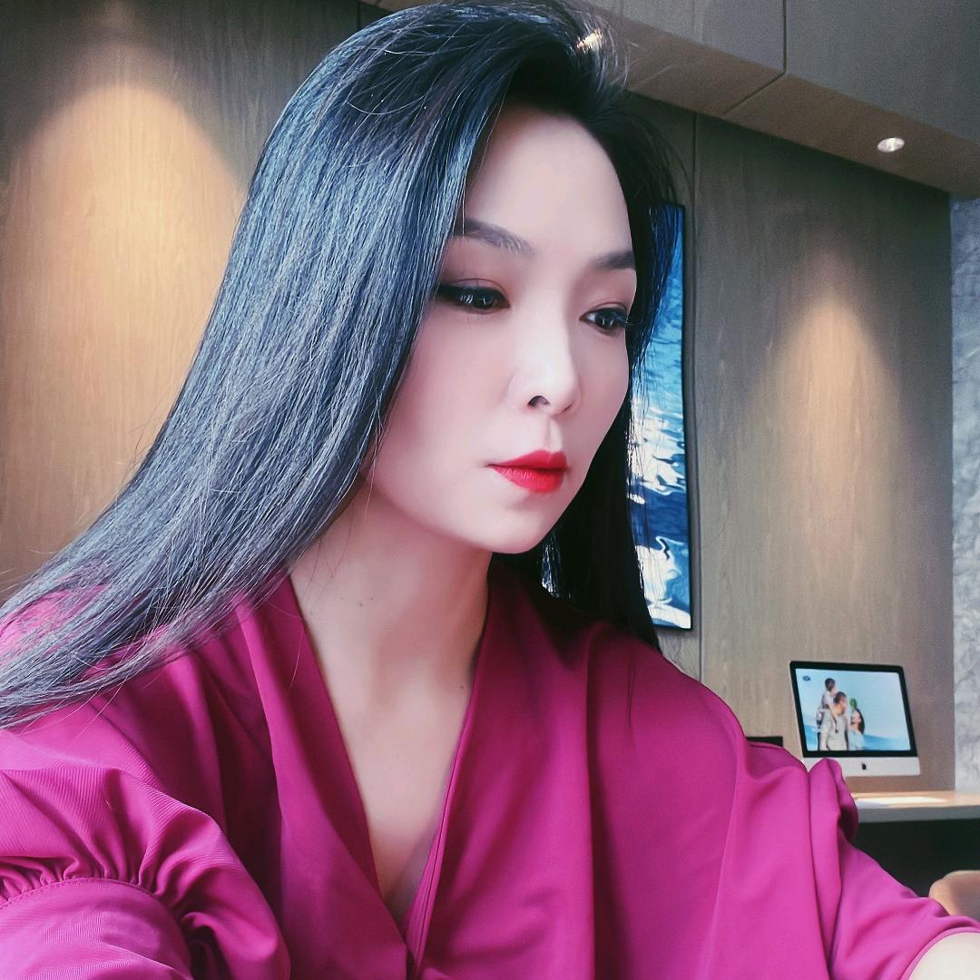 weiwei5009425
