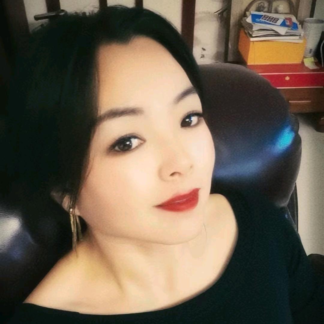 任丘梁召路标服饰张姐