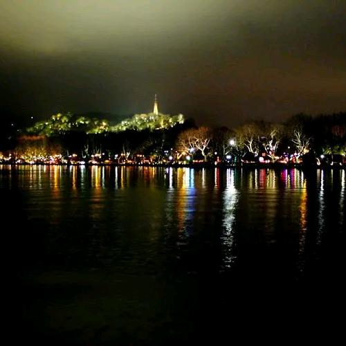夜月冷刀