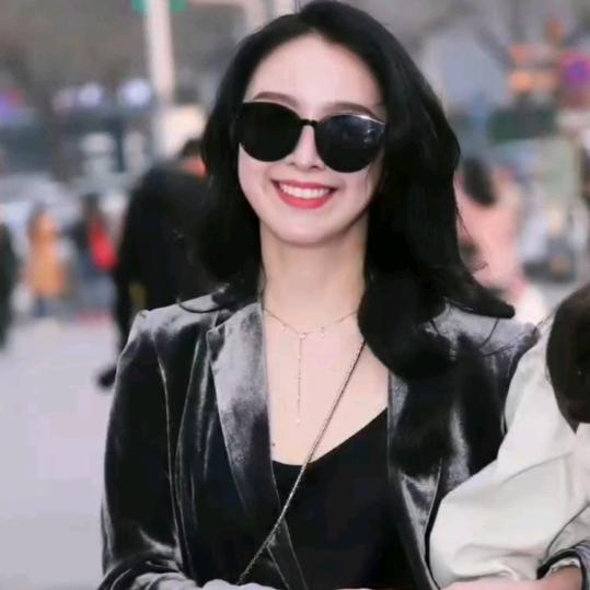 大脑瓜你一天晃晃的