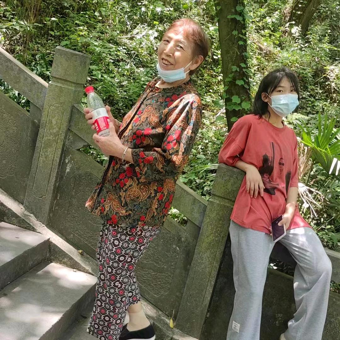 李大妈