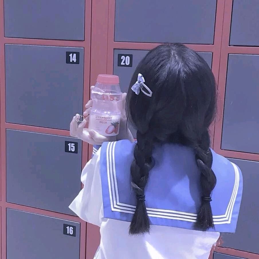 青棠枝下