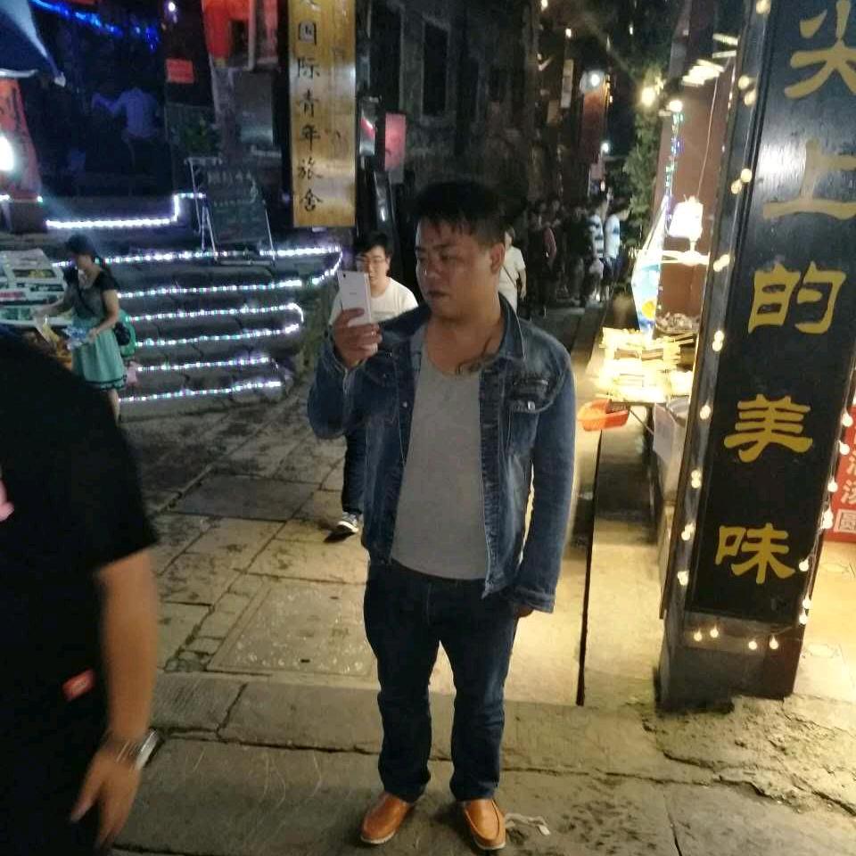 炉哥ε(*･ω･)_/ﾟ:･☆