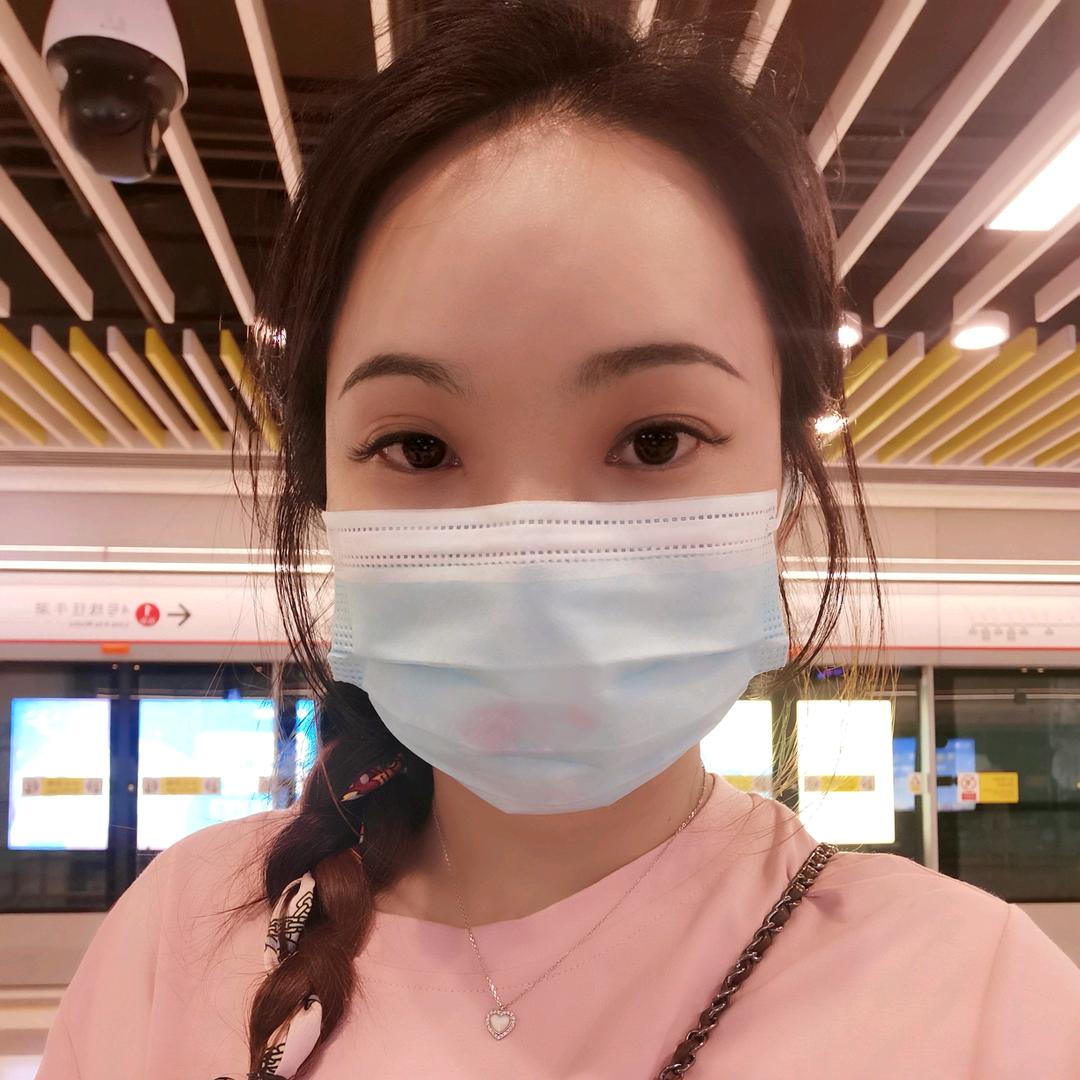 亚山茶满天