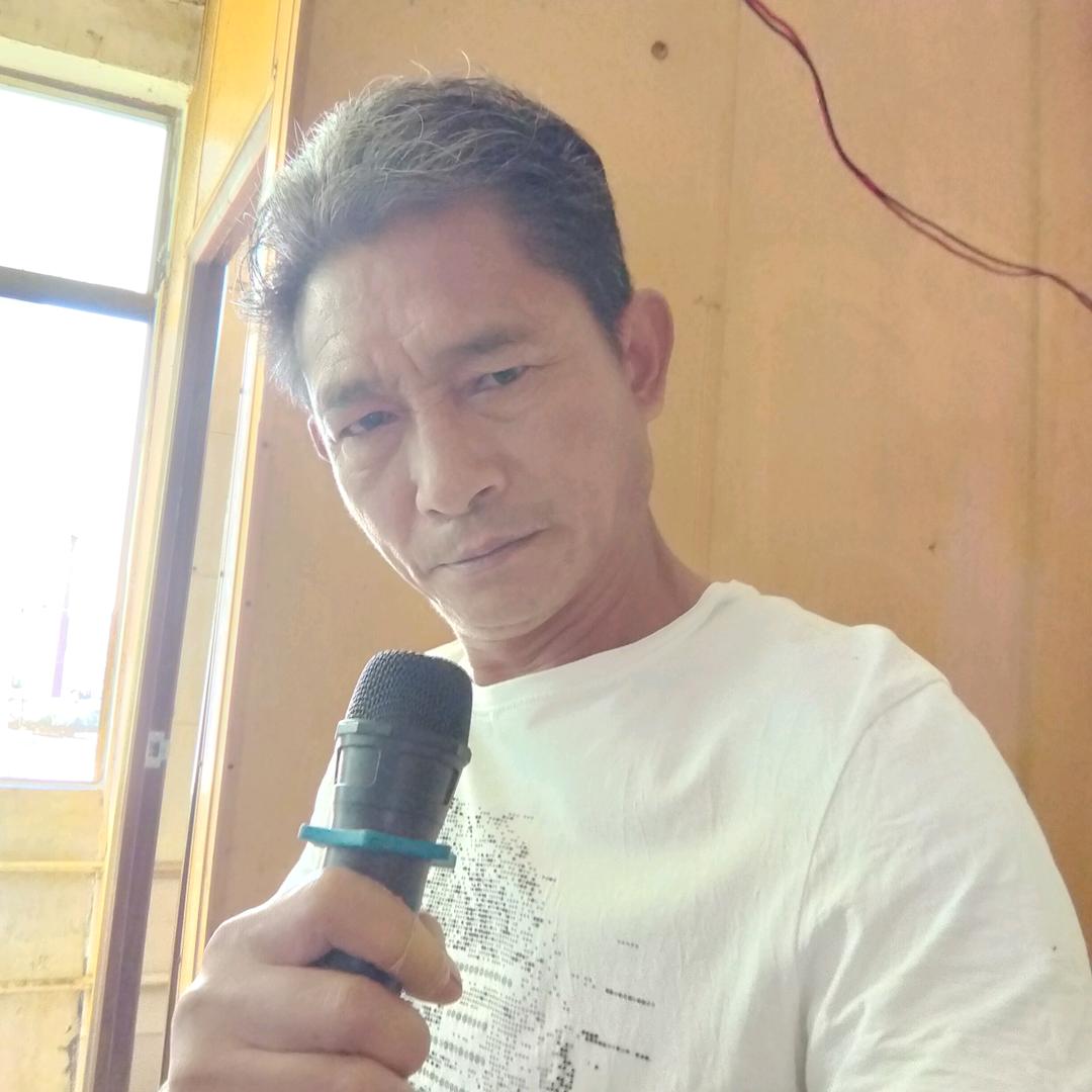 爱唱歌的人