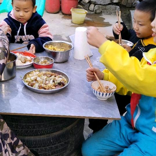 单亲爸爸一切随缘