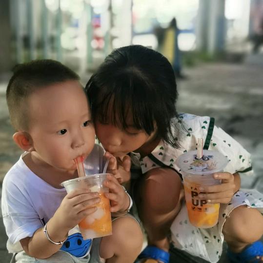 甜甜微(ง •̀_•́)ง