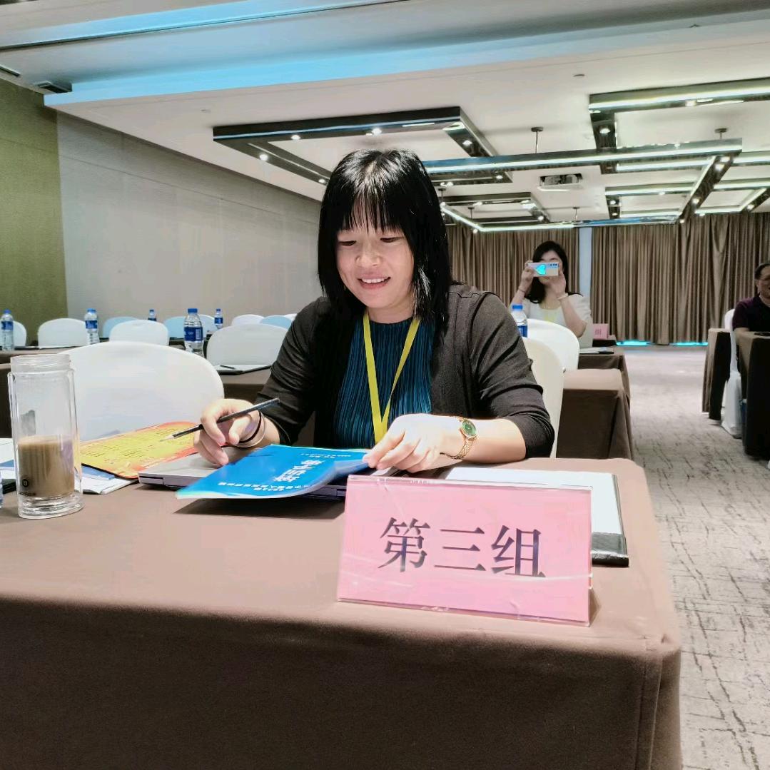 闫老师（生物老师）