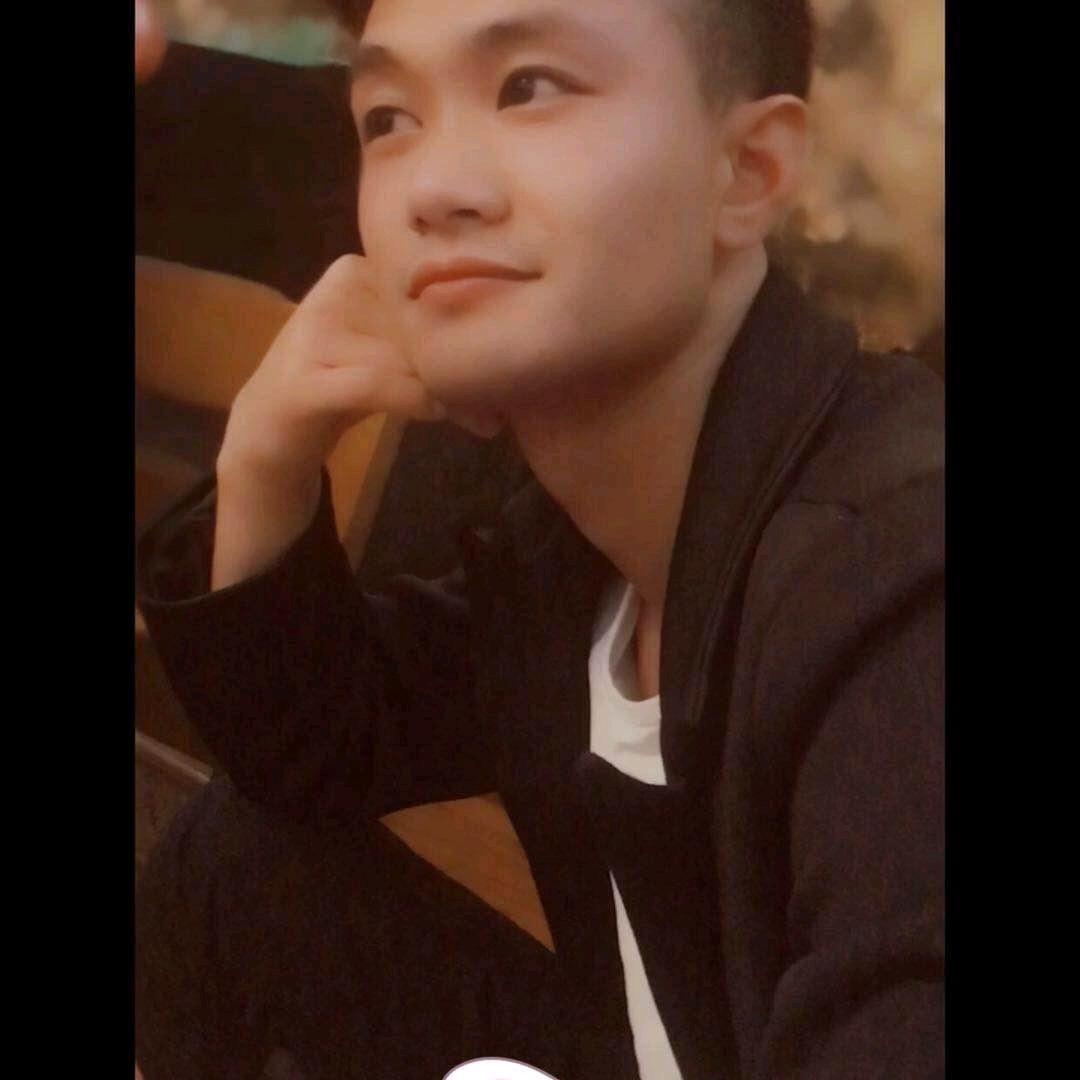 亳州爱美造型收长头发辫子