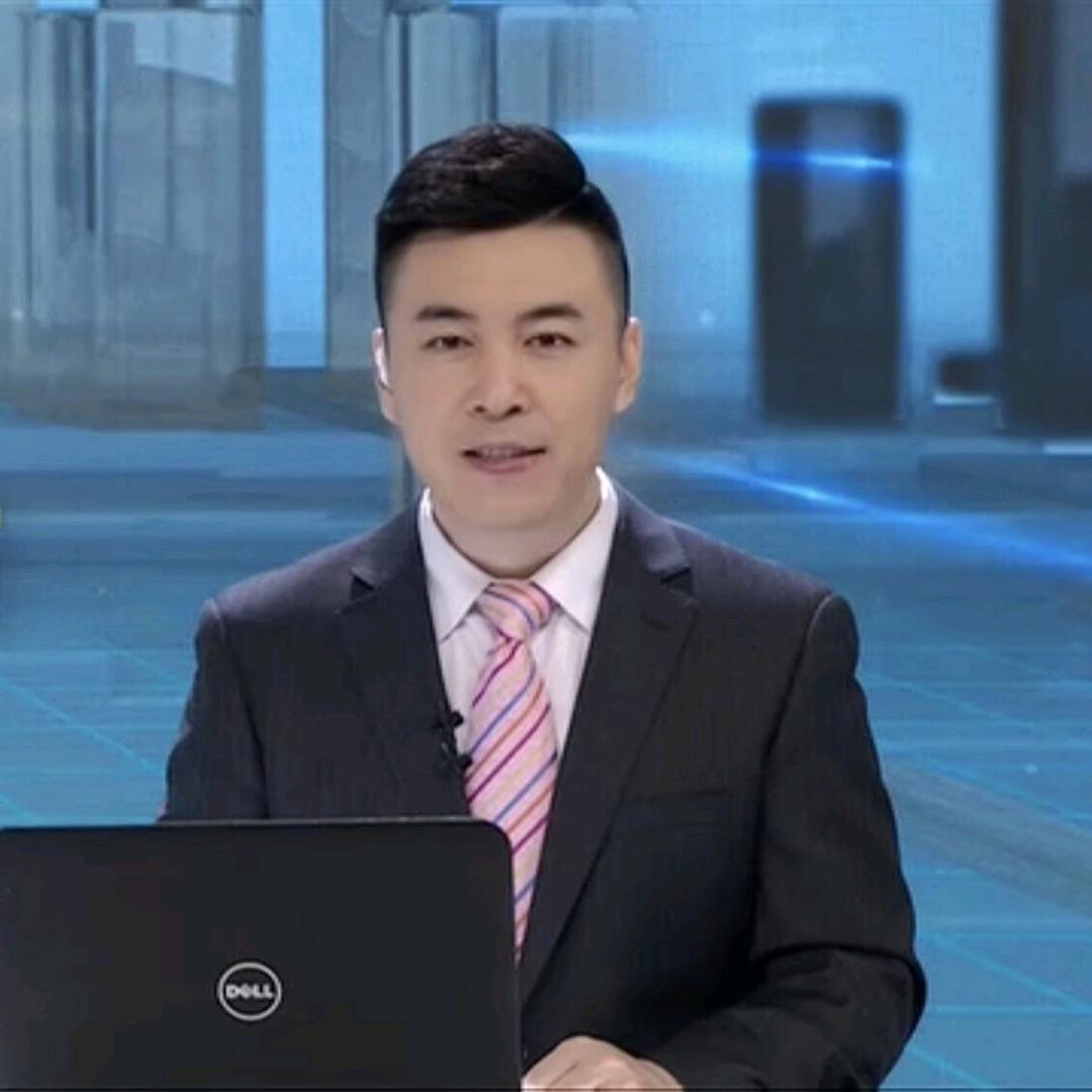 主持人梁爽