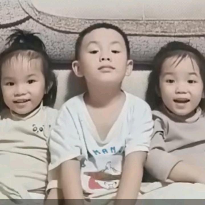 罗家《彩彩》