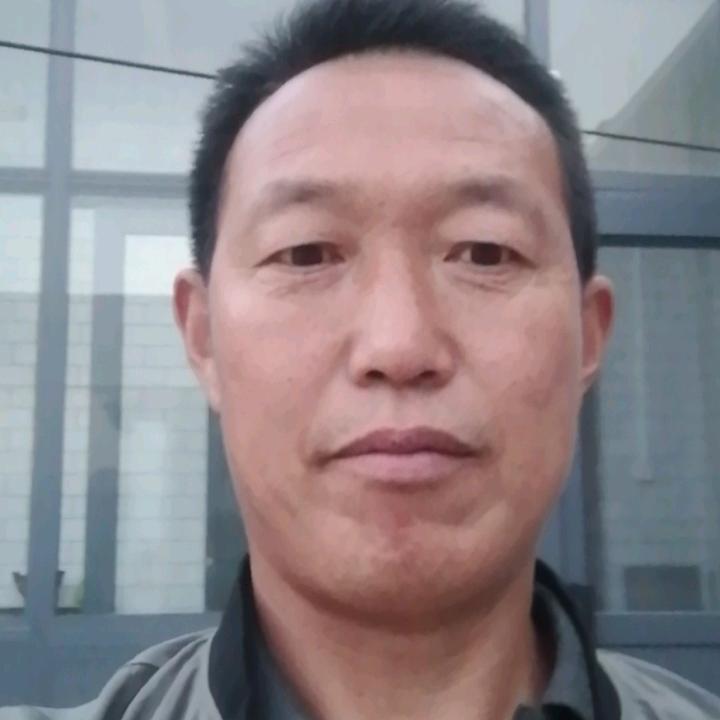 努力奋斗拼出未来19831920261