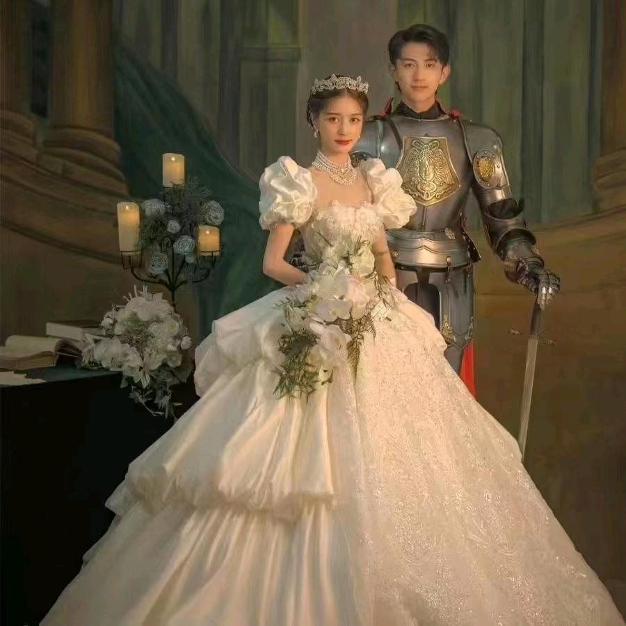 龙诗婚纱礼服馆