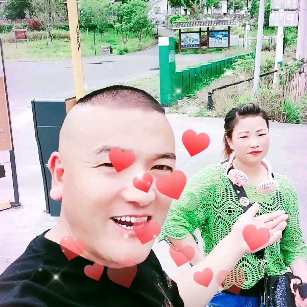曾继凡大量回收各种废铁。