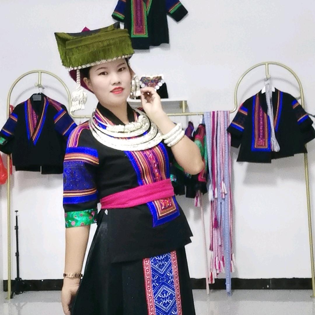 央苗服饰