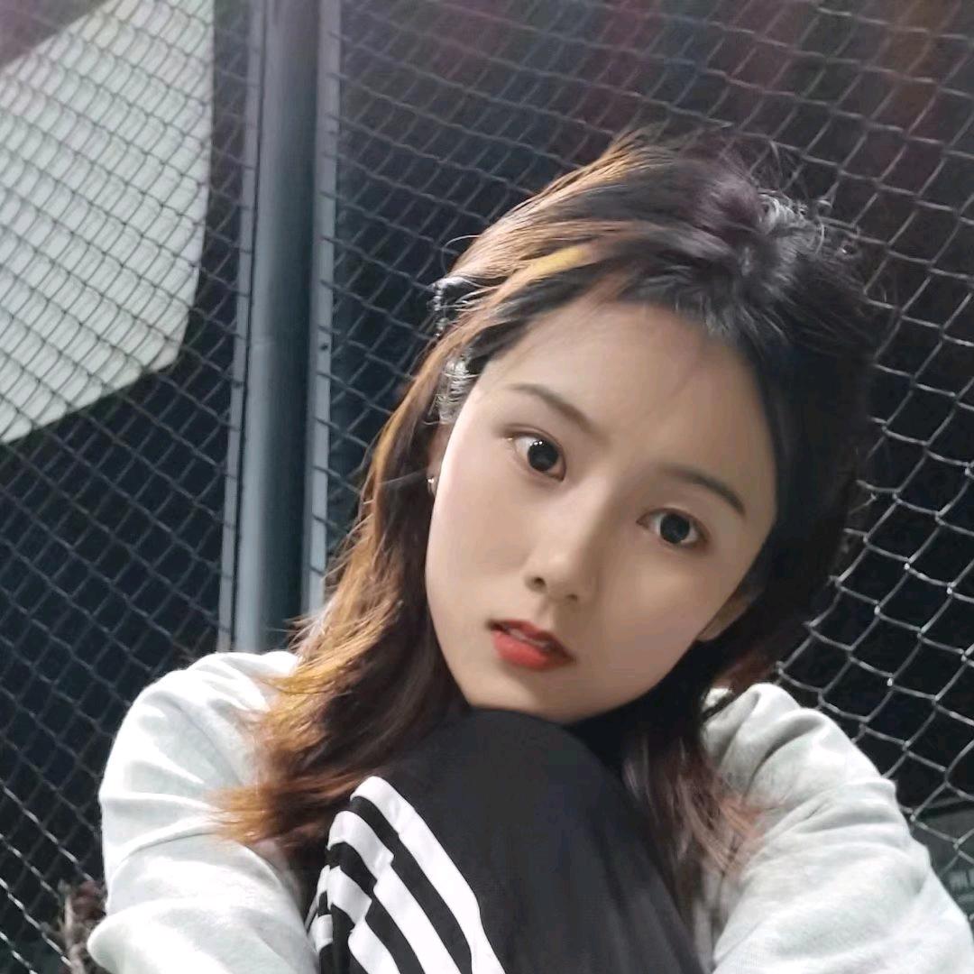 傻笑女孩