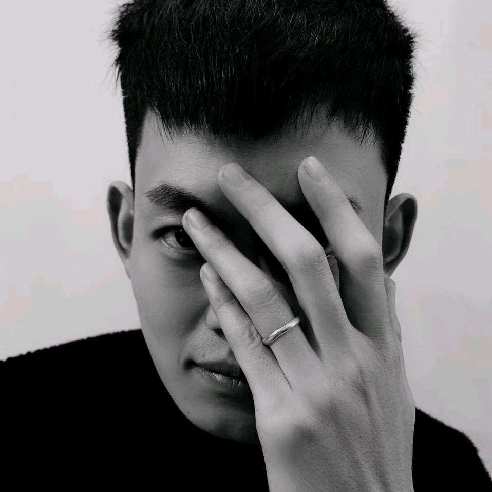 孟定KK犀牛潮牌男装