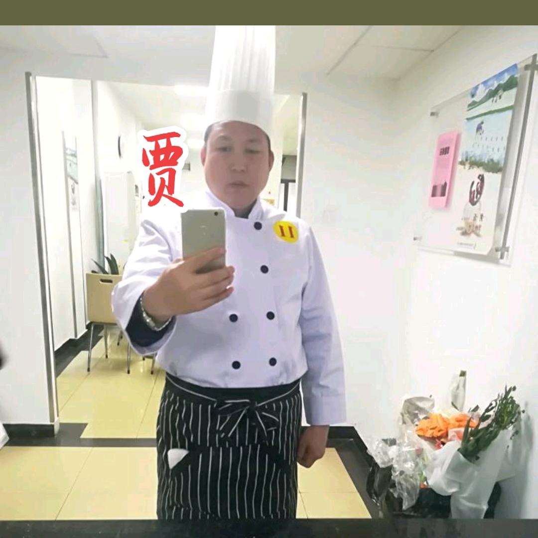中秋悬明月绝代有佳人