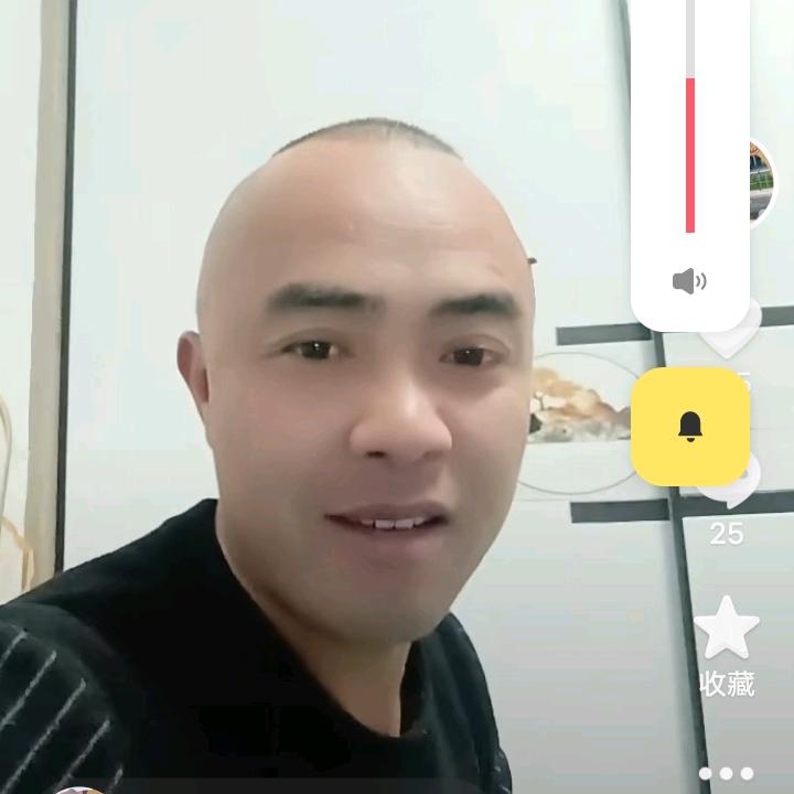 性格开朗的红哥哥。