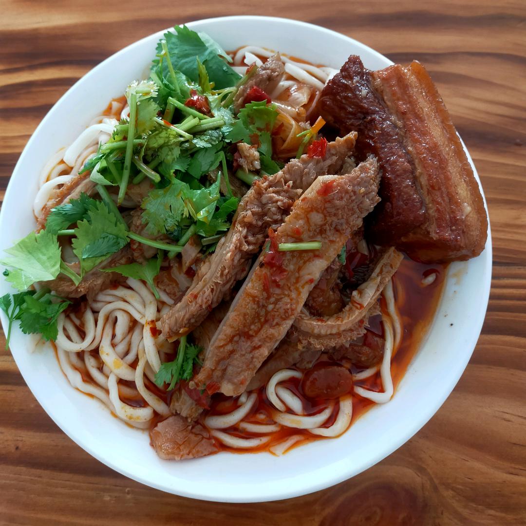 食来运转   板面    肉夹馍