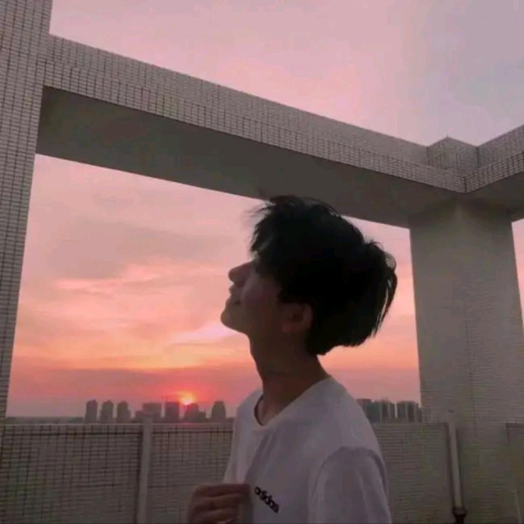 白白.