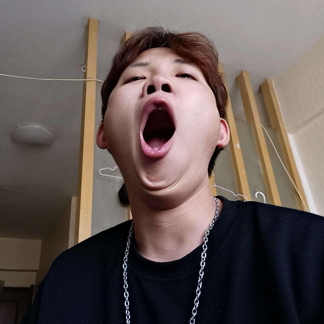 小志有点der
