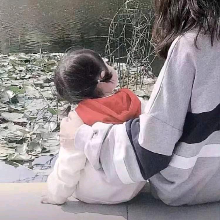 秋伊