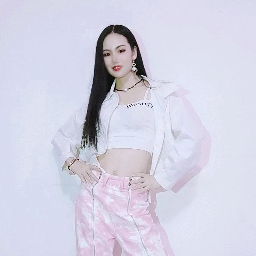 丽子浅笑💃