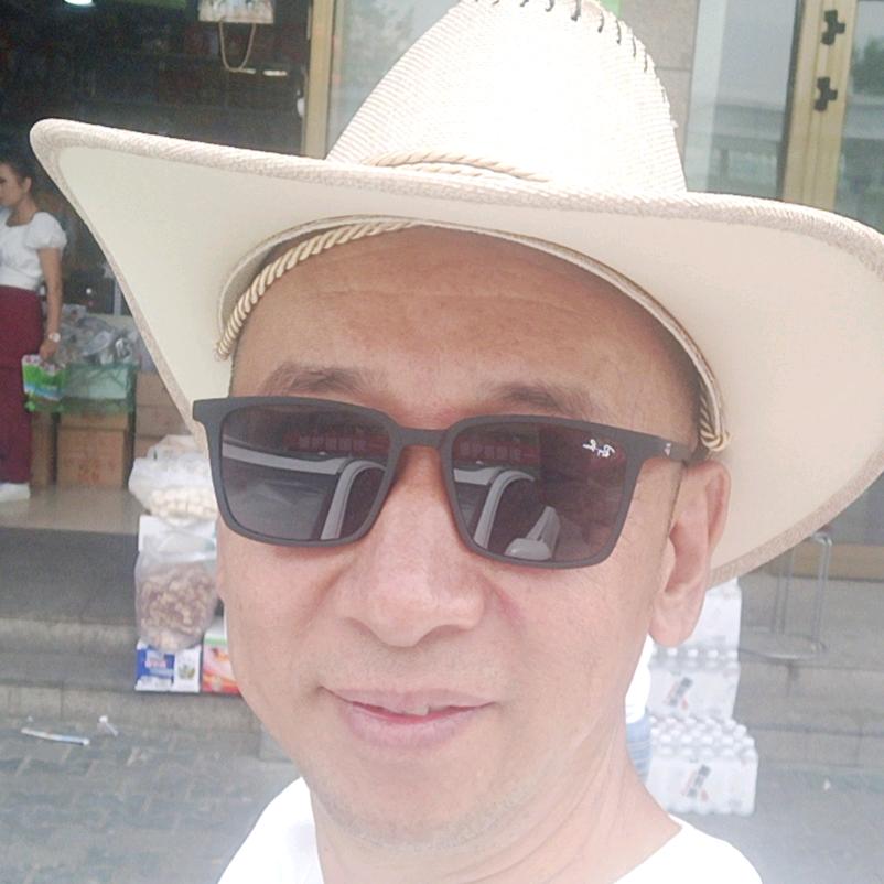 踏浪，新疆特色厨师