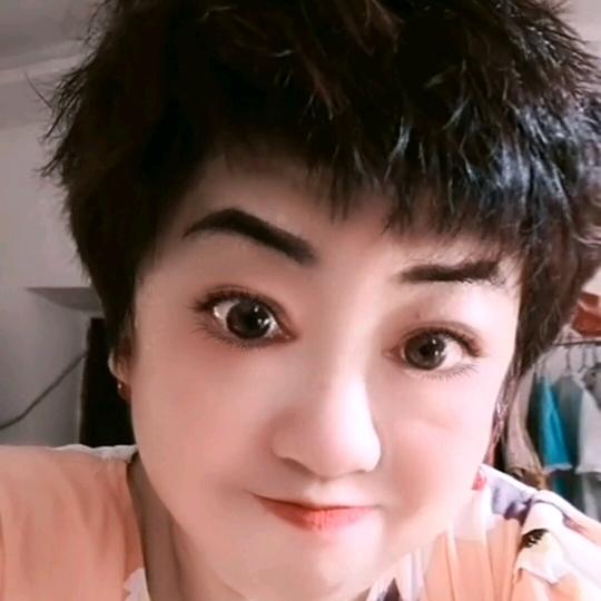 臭美的老妞