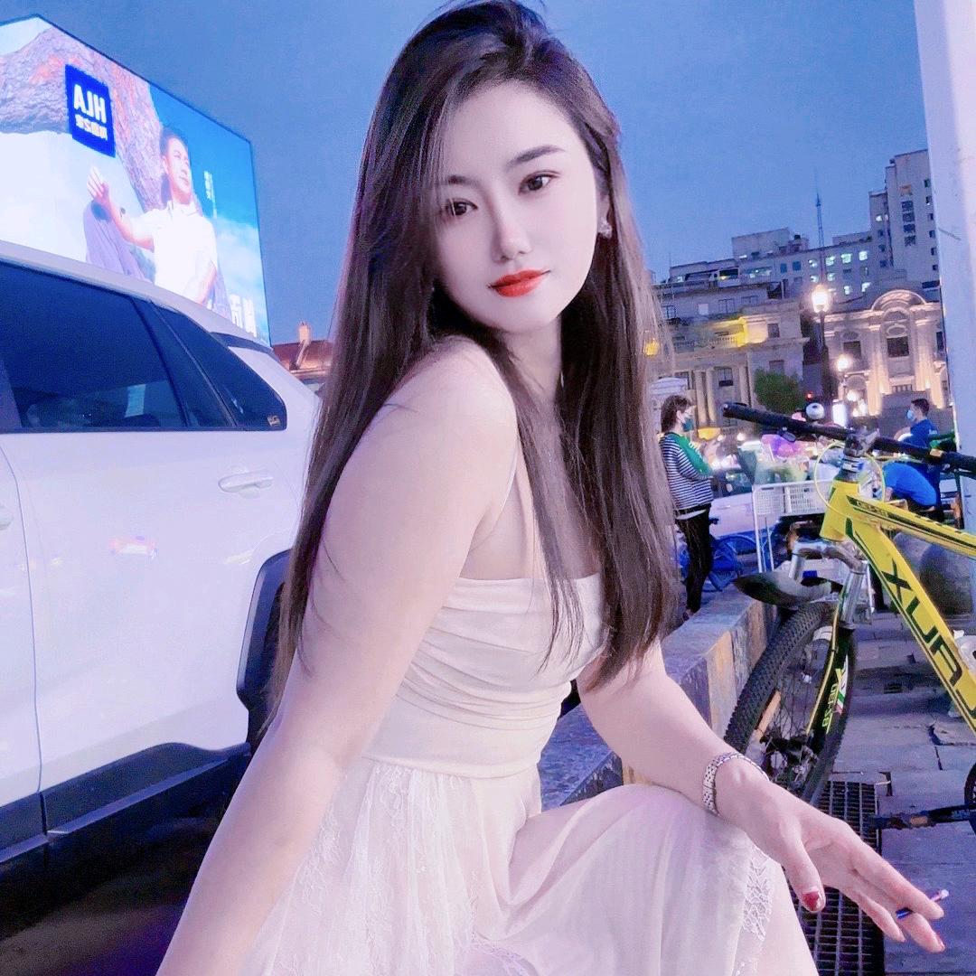 高冷的小姐姐