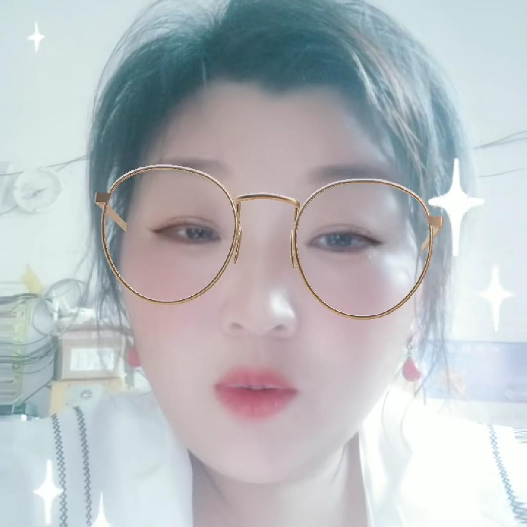 盛开带刺玫瑰