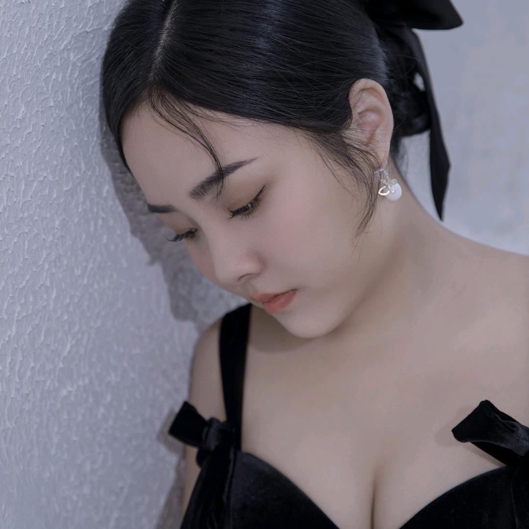 滢默