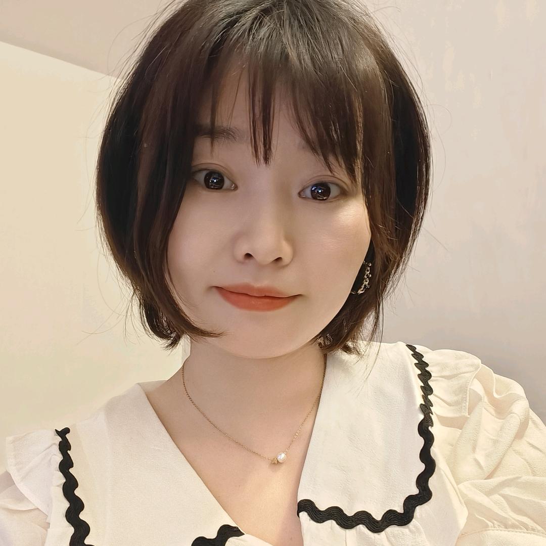 OPPO 店里的一枚小打工人