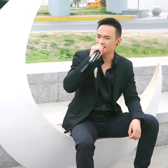 文龙(用心唱歌)