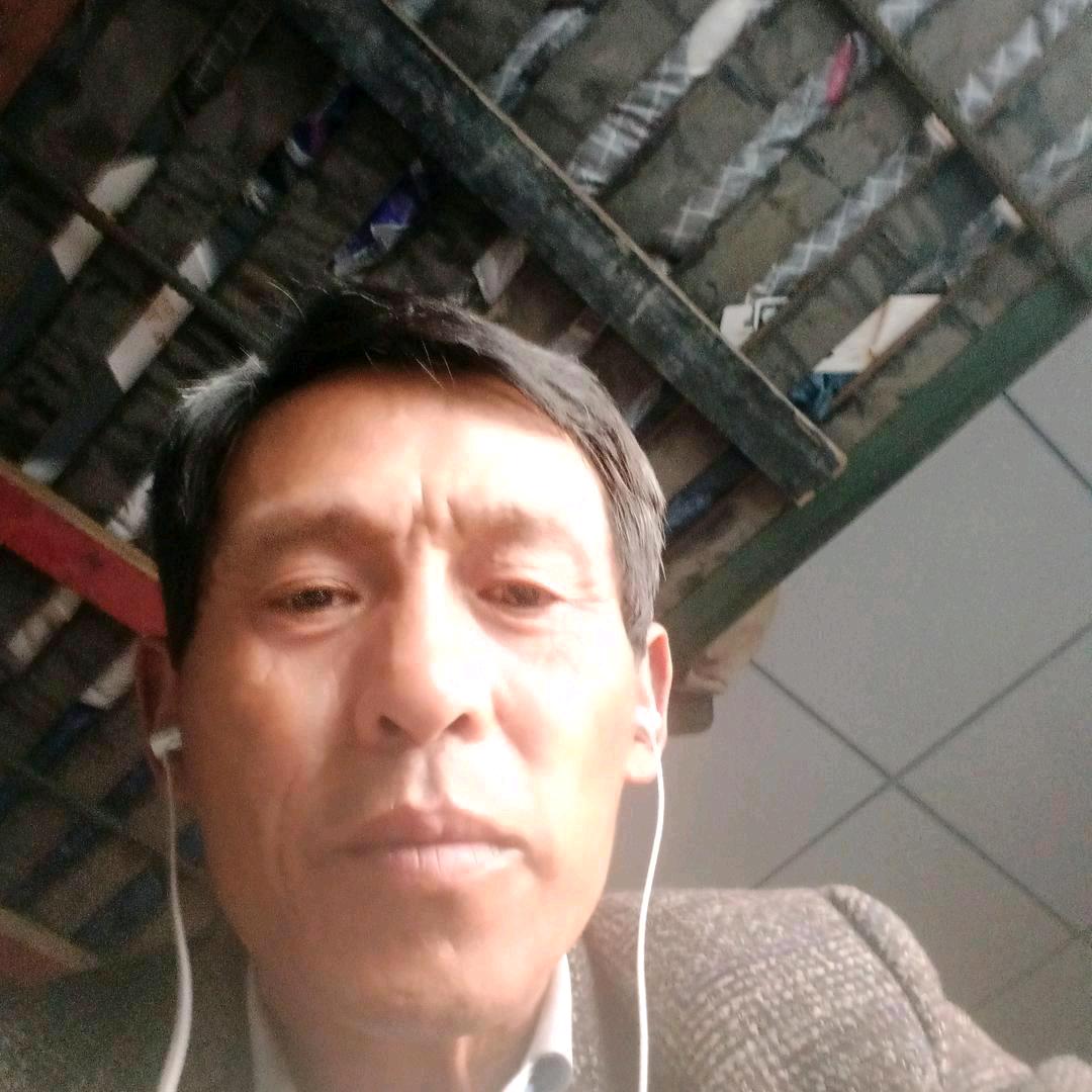 年青帅气的小老头