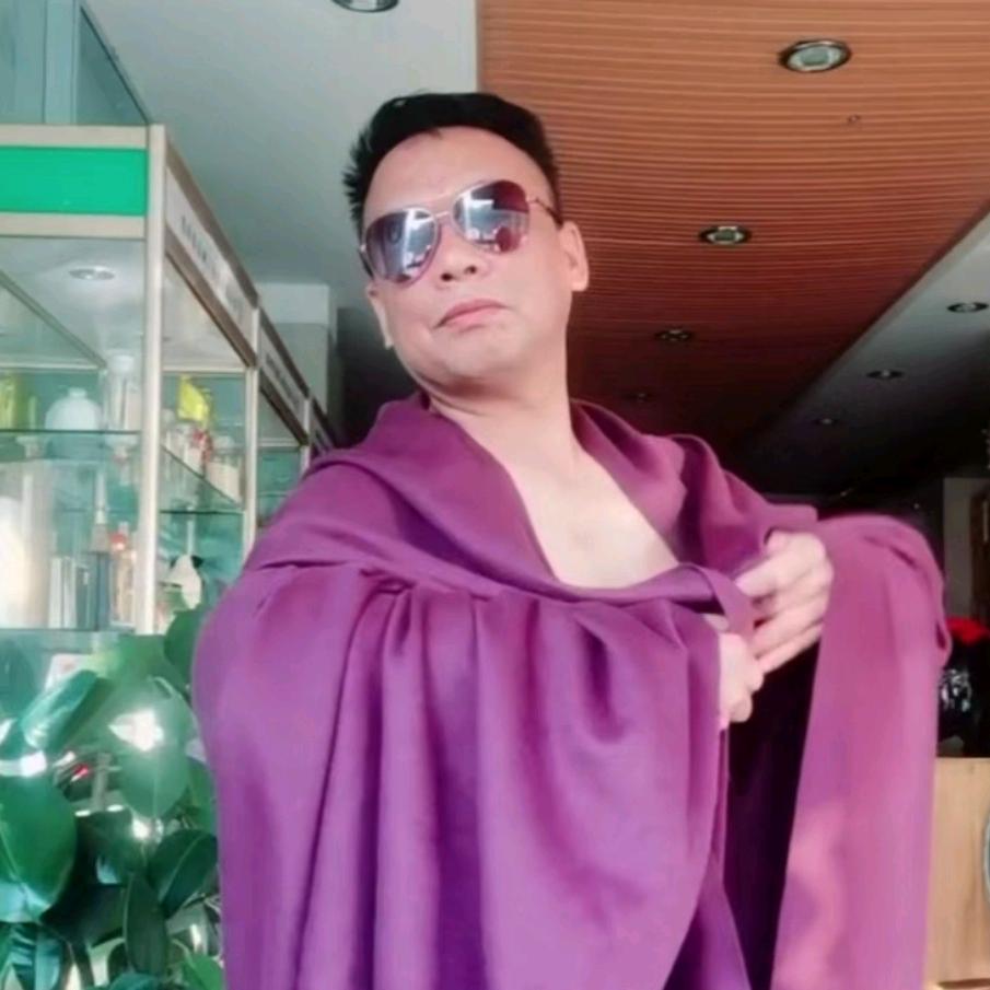 一块布男