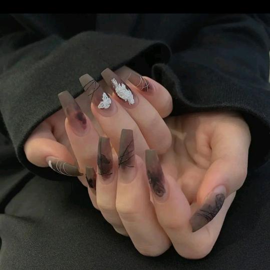 给糖就笑的年纪已经过了