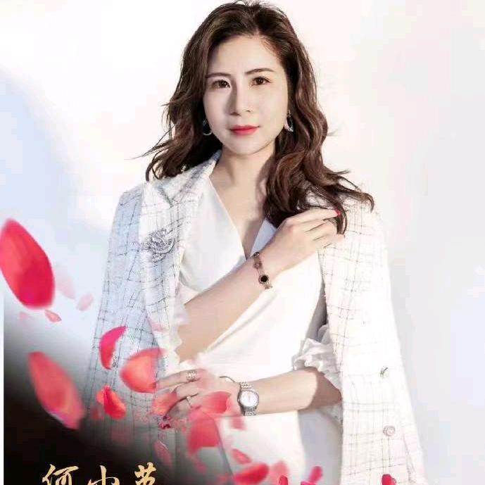 何小英