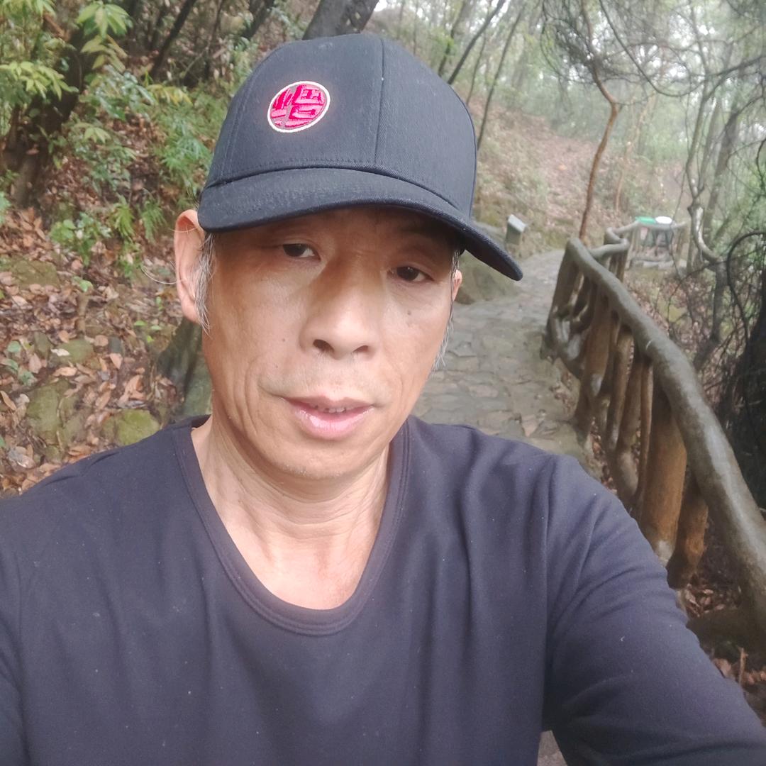 简简单单✔（六一年的老牛）