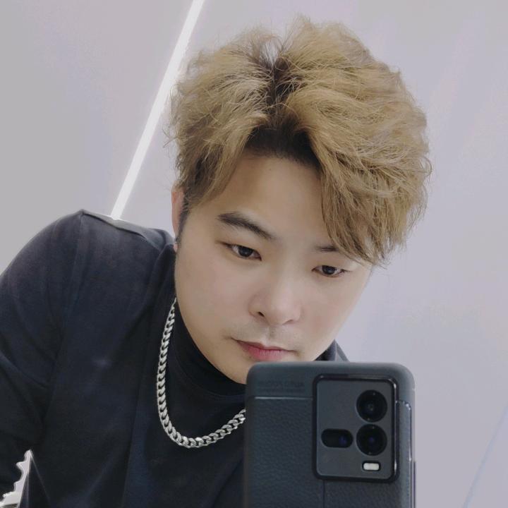 岑溪名丝美发阿良