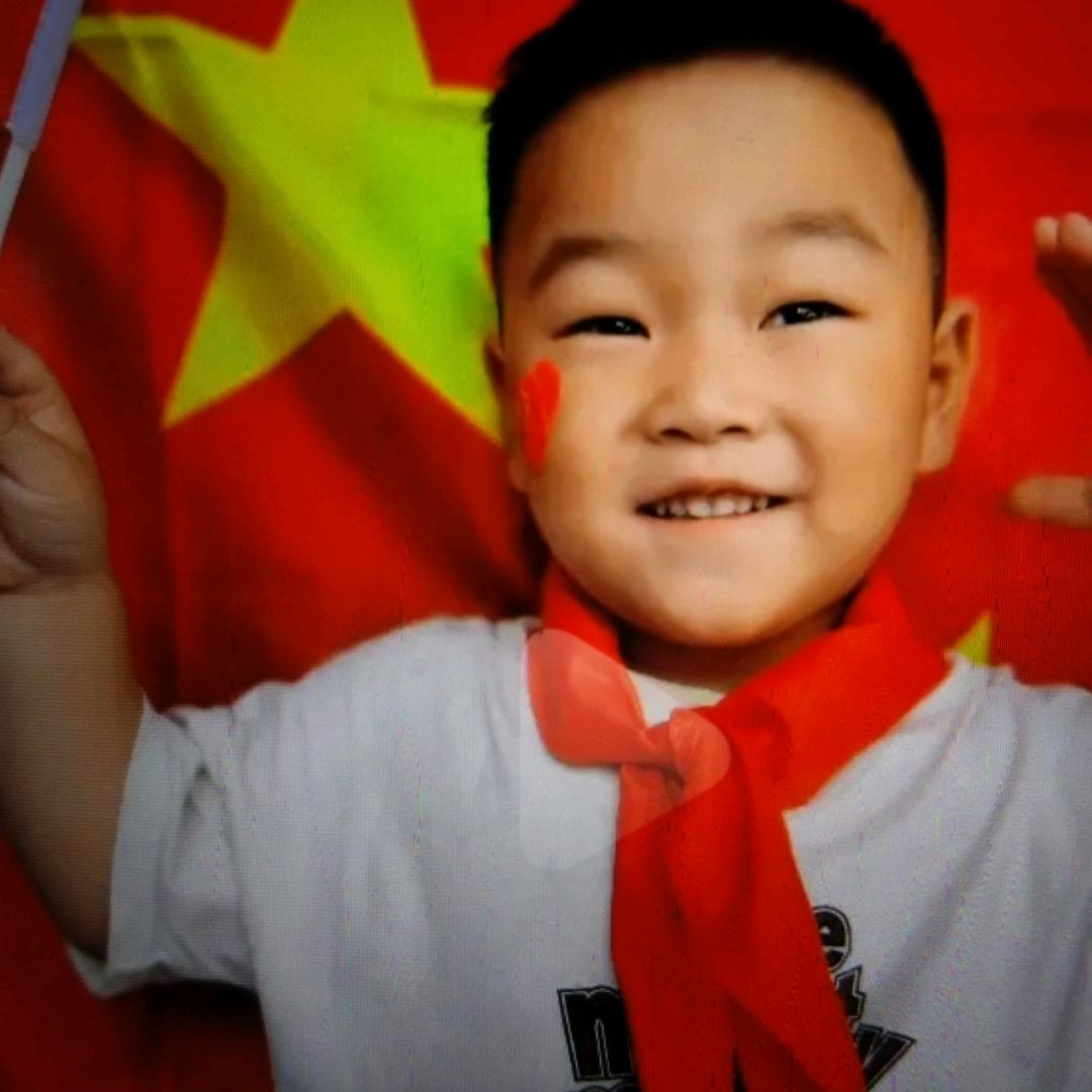 王启文。