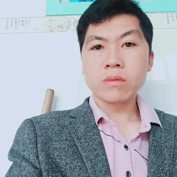 专业承包家装打柜子。