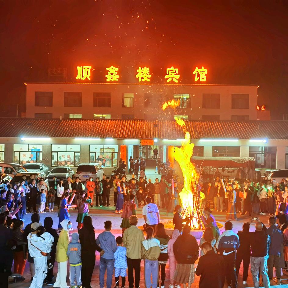 乌兰布统苏木顺鑫楼宾馆