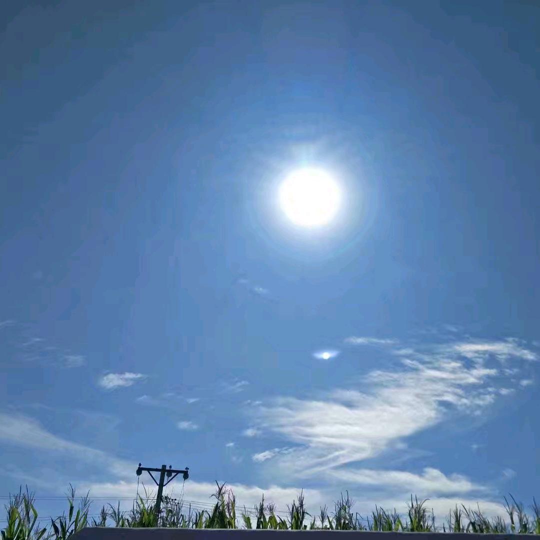 蔚蓝的天空 江山如此多娇