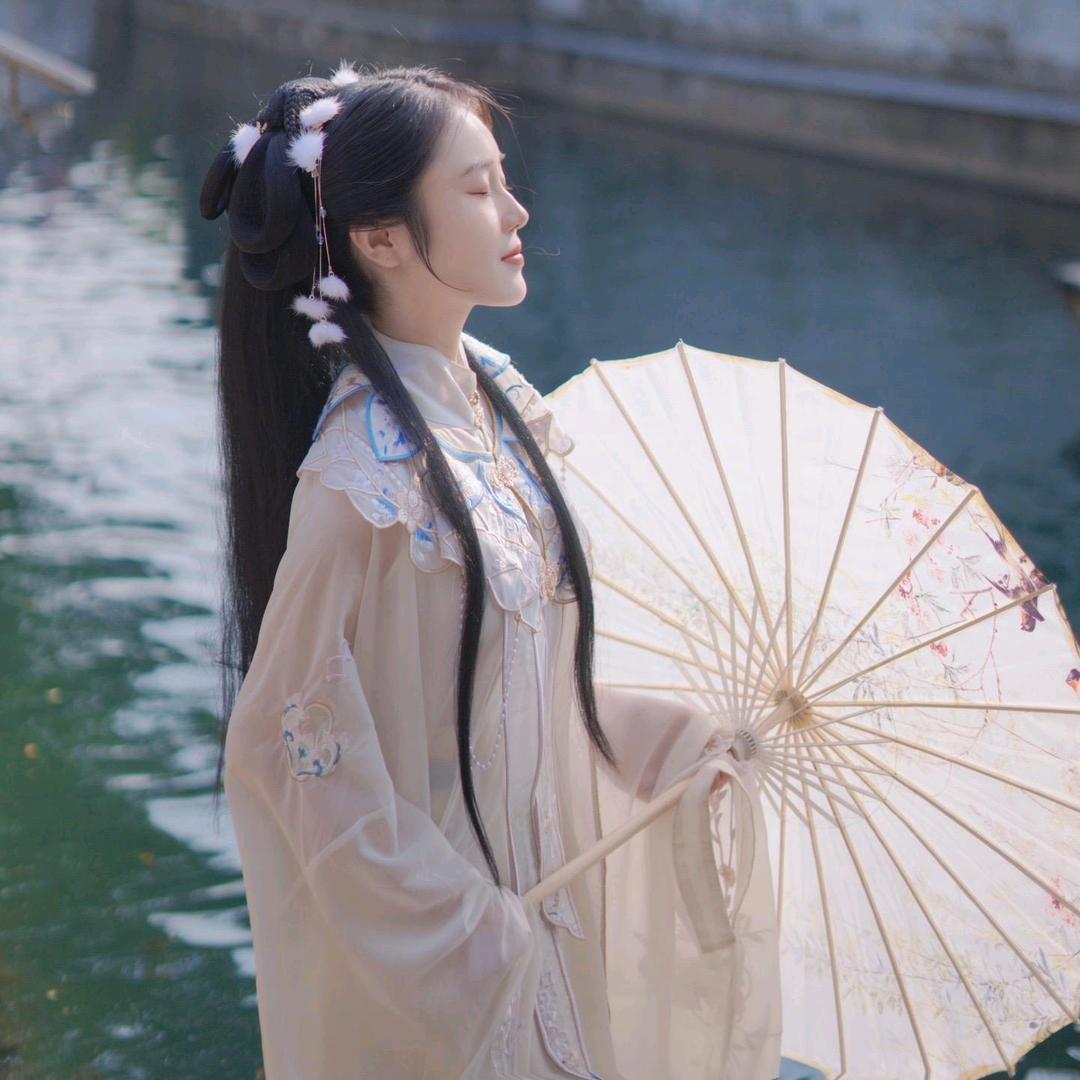 ❤️当过兵的小媛