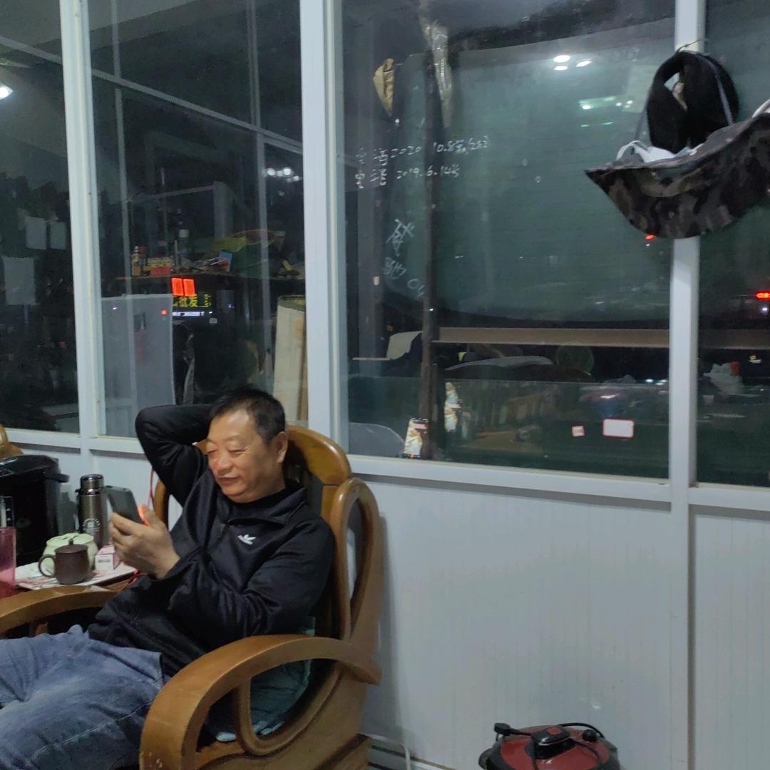 洪洼汽车玻璃