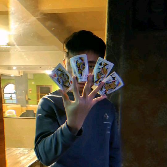 纸牌魔术手·阿坚